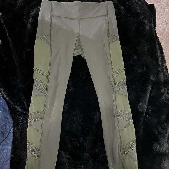 Lululemon womens legging - size 6 - Picture 6 of 9